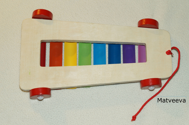 Наши деревянные игрушки 10 мес - до 1,7 . Часть 4 - музыкальные инструменты.