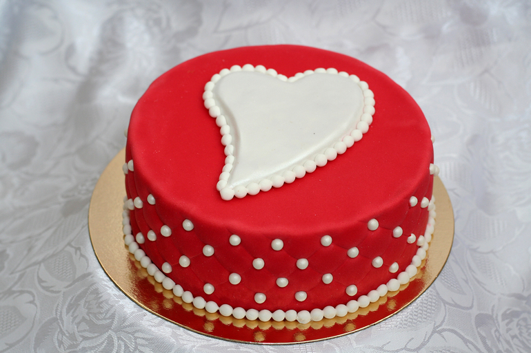 Торт с мастикой на День рождения — рецепт с фото и видео