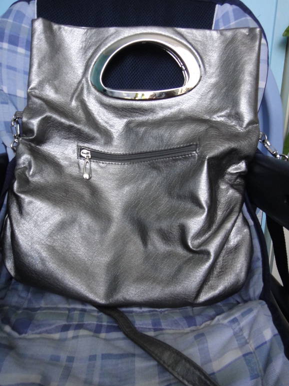 Сумки 1300 и 500р., кошелёк 500р., обложка для автодокументов 700р.Москва. М.Академическая.