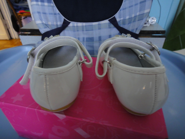 Для девочки. Размеры 21-23. Б\у.  Москва. м.Академическая.