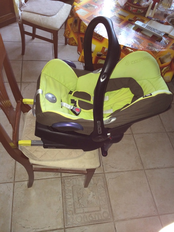Автокресло maxi-cosi cabriofix + база isofix