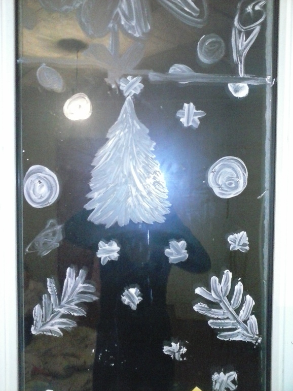 наши рисунке на окне