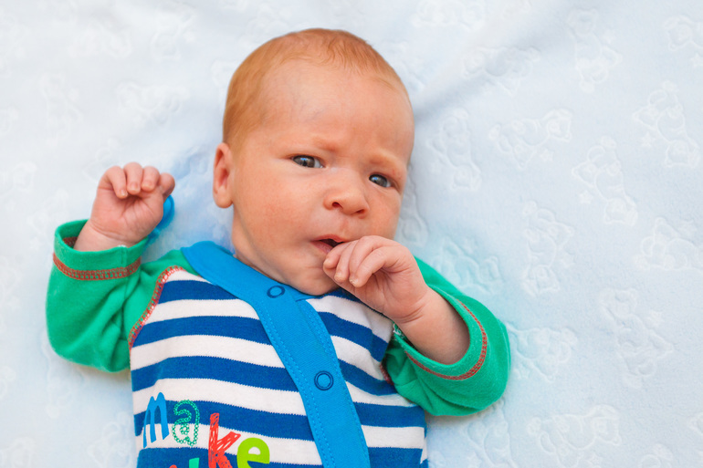 Сердце в маленьких кулачках.