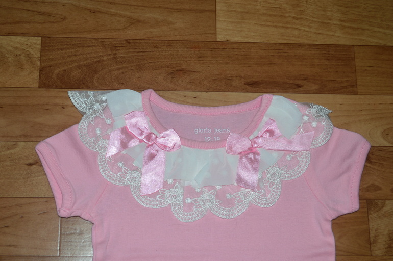 Для девочки 1,5-2 года.