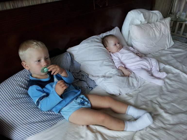 Давайте знакомится)