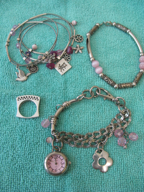 часы,бижутерия. почта .