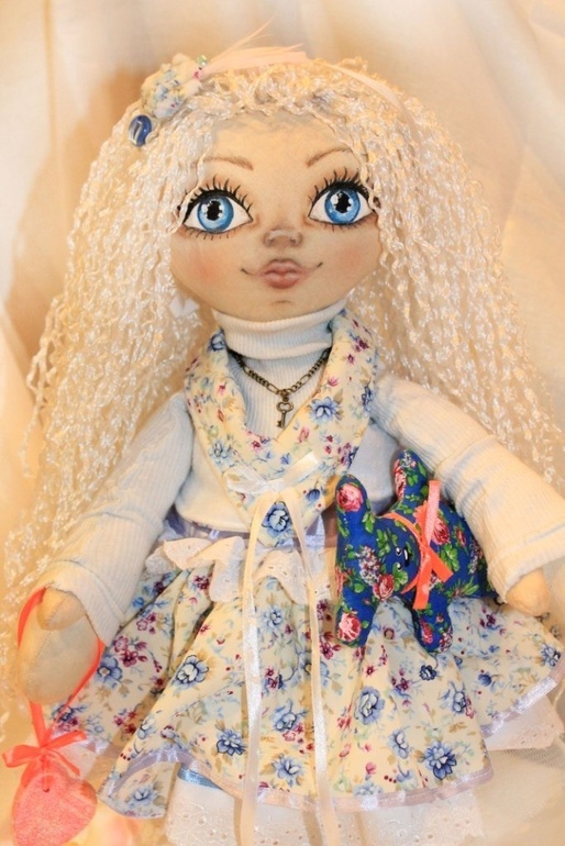 Куколка блондинка))