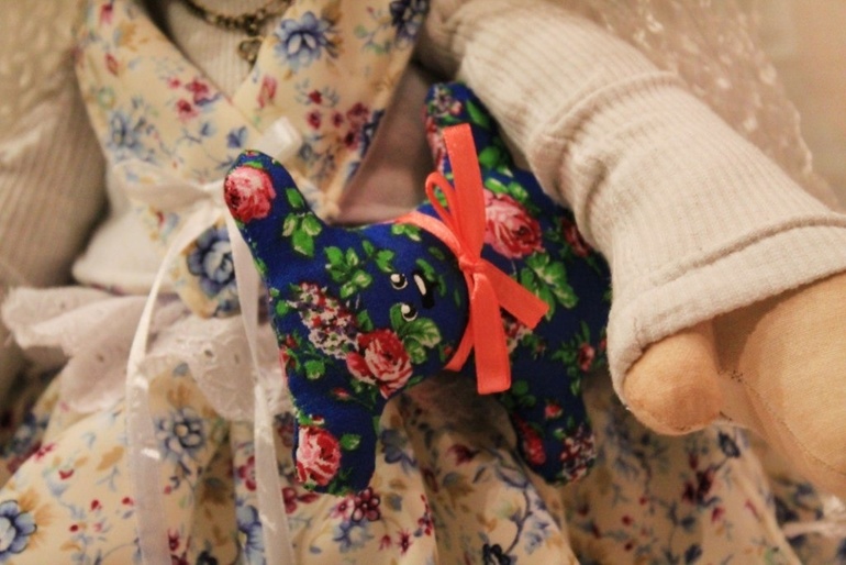 Куколка блондинка))