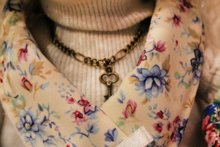 Куколка блондинка))