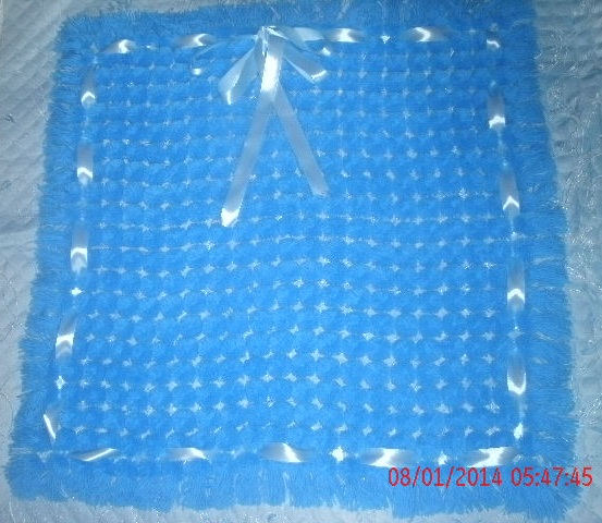 Детские пледы из помпонов