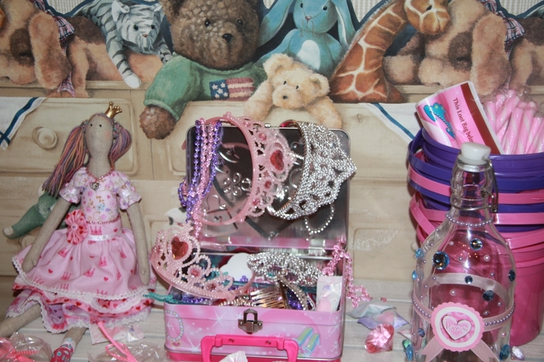 Годовасие Евунделя. Часть вторая - торжественная. Принцесс Пати.