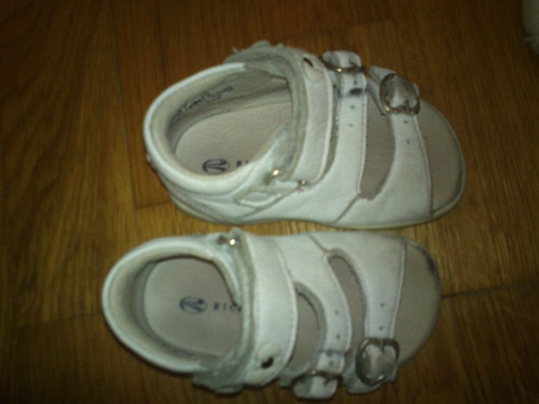 Продам кресла для кормления и много вещей, босоножки по хорошей цене