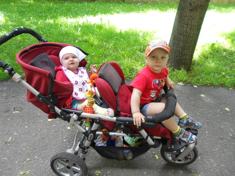 Гуляли в субботу в парке)