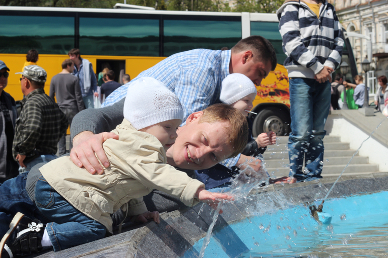 Лягушки-путешественницы или погодочки вместе 1 год 7 месяцев)