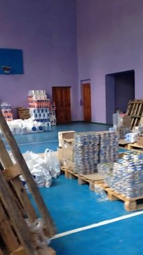 Монахи Святогорской Лавры отказались от еды, чтобы прокормить беженцев.