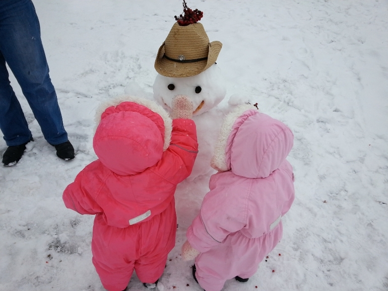 Наш почти новогодний снеговик