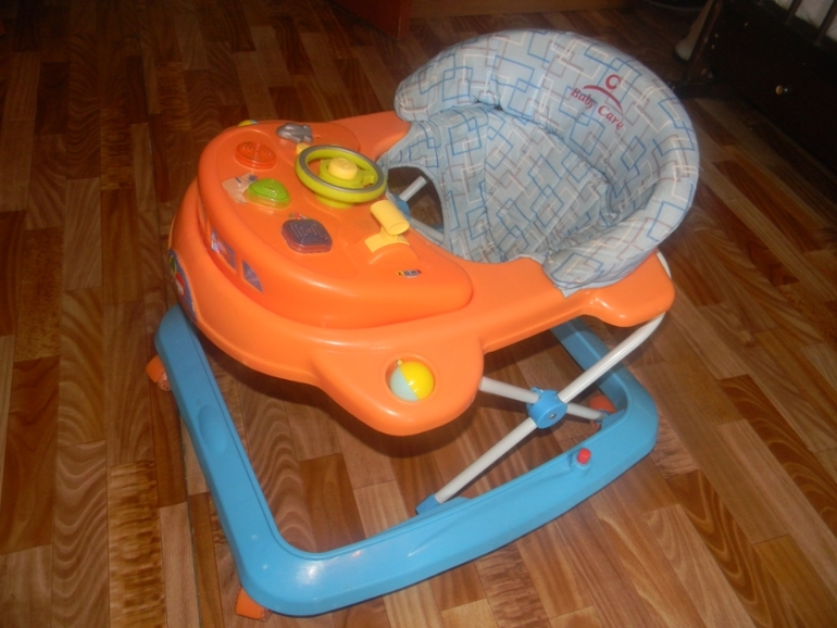 Автокресло Maxi-cosi CabrioFix + в подарок ходунки