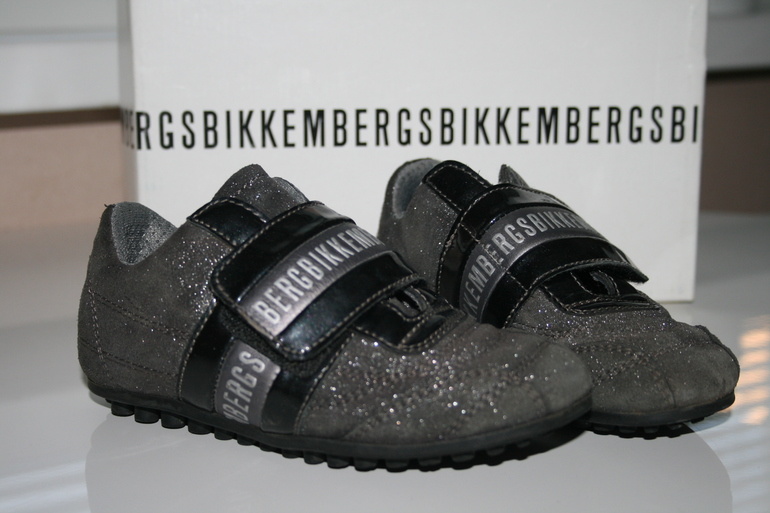 bikkembergs, 28 р-р, 800р. Почта