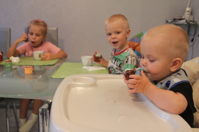 лысая башка, дай пирожка))))))))