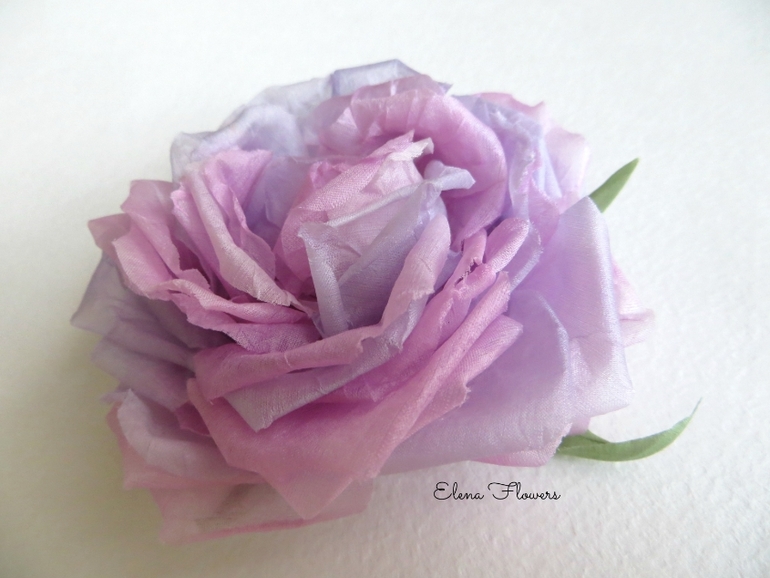 Шелковая заколка роза