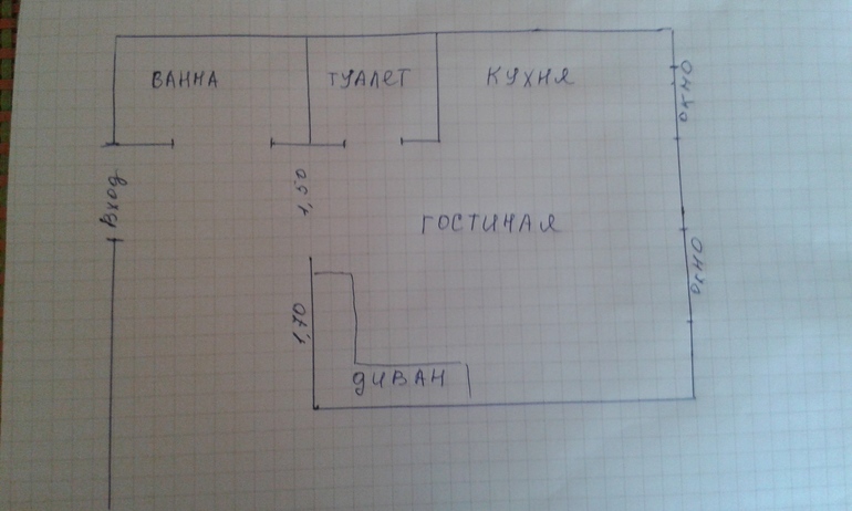 Стена между прихожей и гостиной