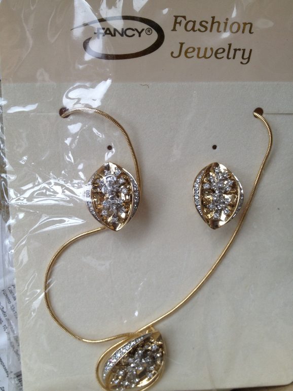 Много камней и бижутерии (отредактировала)