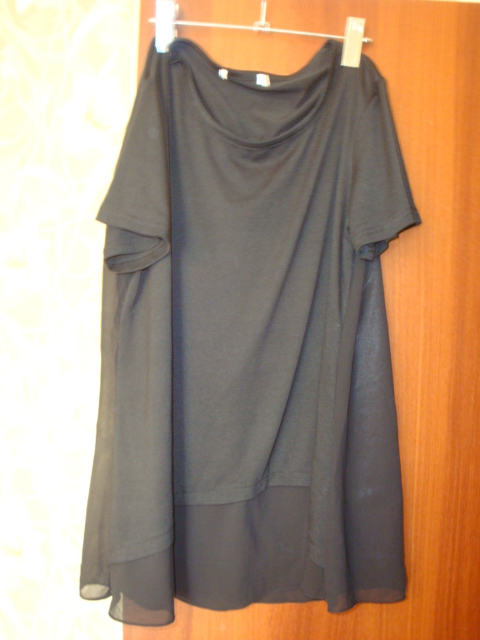 Подарю брючки 3 кофточки новые..!!!!!Типа я Фея)))))