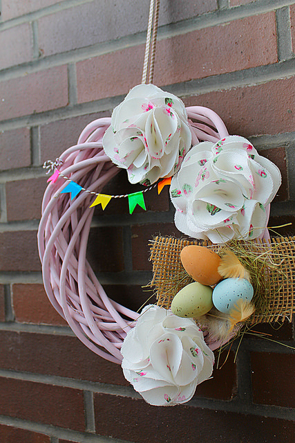 Пасхальный венок на дверь.