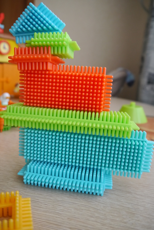 Конструктор battat  bristle bloks