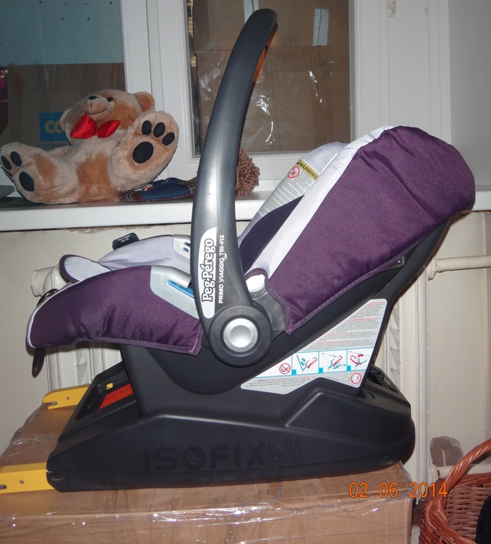 Продаю автокресло-переноску Peg Perego Primo Viaggio Tri-Fix и базу Isofix Base