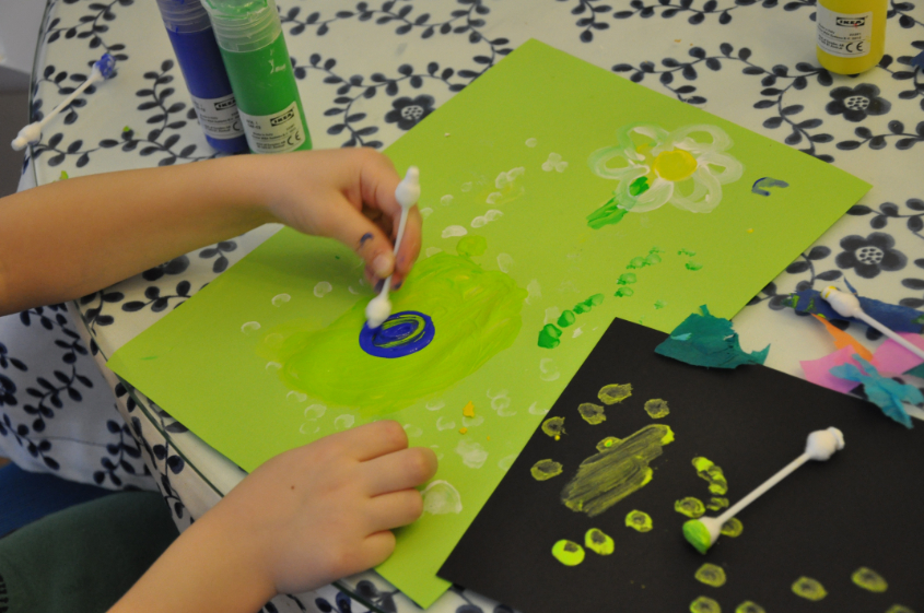 Рисование солью и немного палочками, ну и просто бодиарт