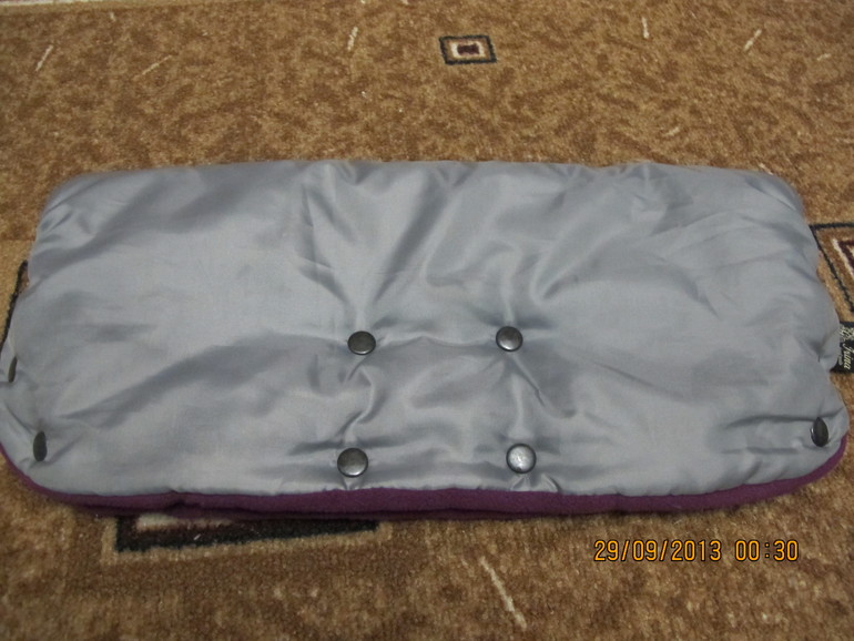 Продам аксессуары на Макларен XLR )бампер, чехол на ножки, дождевик, матрасик и муфта для рук)