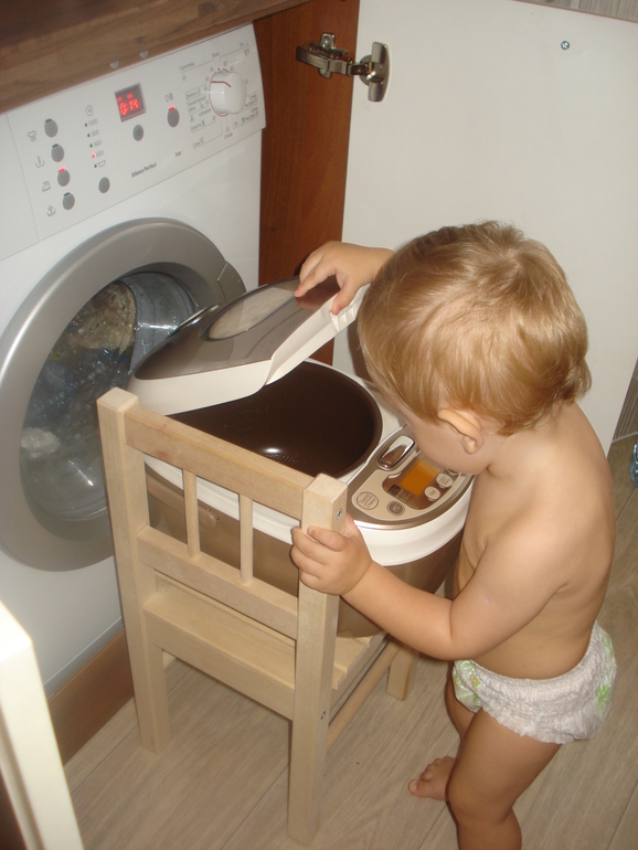 Домашние занятия Артема....1 год и 4 мес