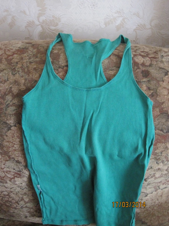 Отдам даром одежду для девочки подростка