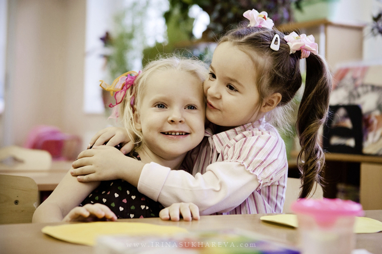 Один день из жизни в детском саду. Часть 1. Рисуем.