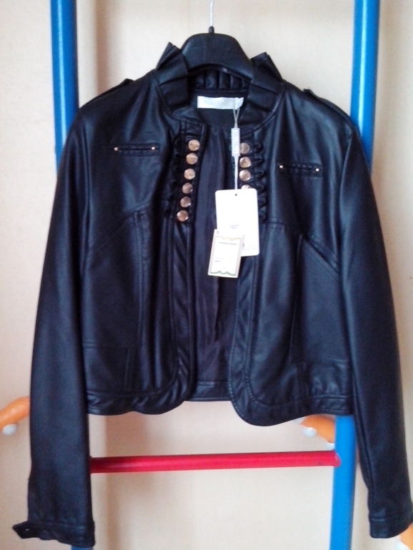 Пристрою жeнскую куртку-болeро размер М.