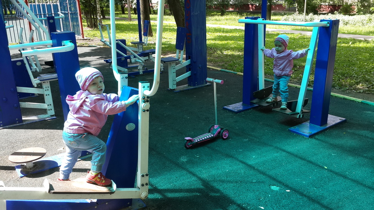 О том, как мои разбойницы пугают людей :)