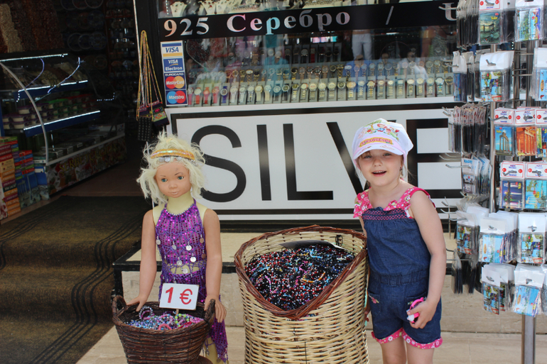 Наша Лизавета на отдыхе в Турции