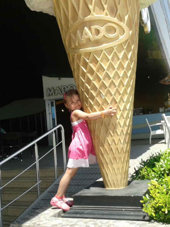 Наша Лизавета на отдыхе в Турции