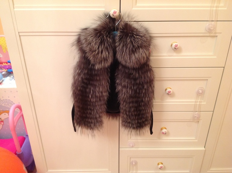 Меховая жилетка (размер80), комбез.зимний Columbia (80)