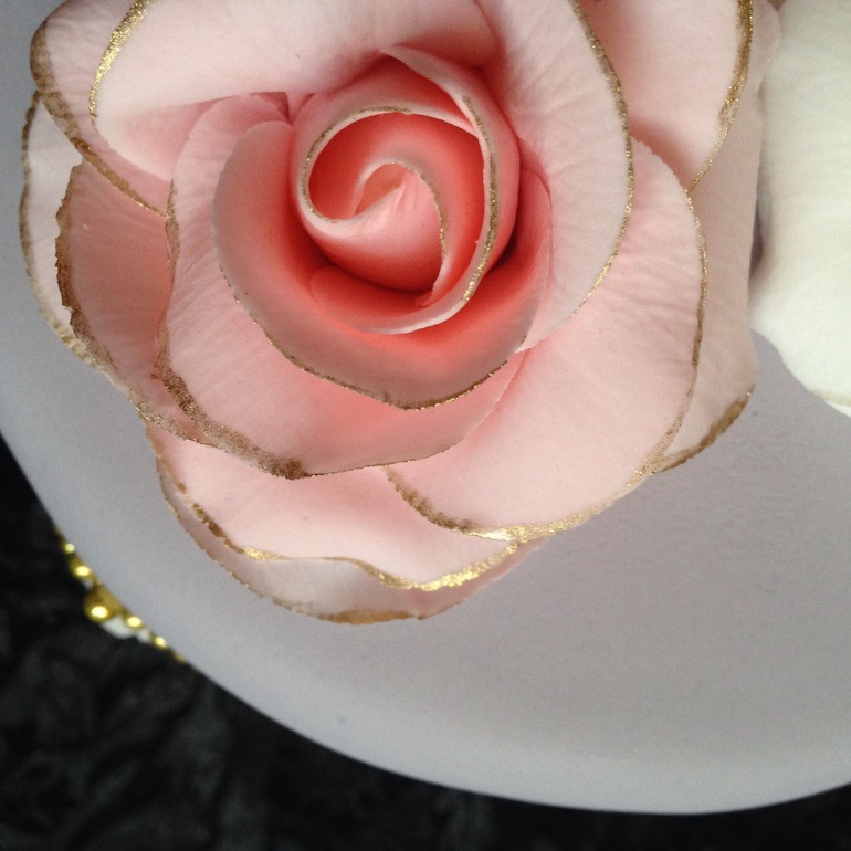 Нежно-сиреневый тортик 2.3 кг.