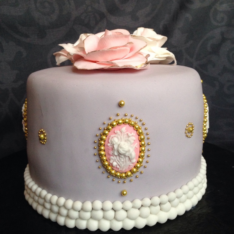 Нежно-сиреневый тортик 2.3 кг.