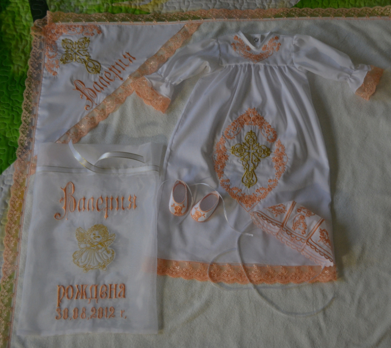 Именные крестильные комплекты на заказ