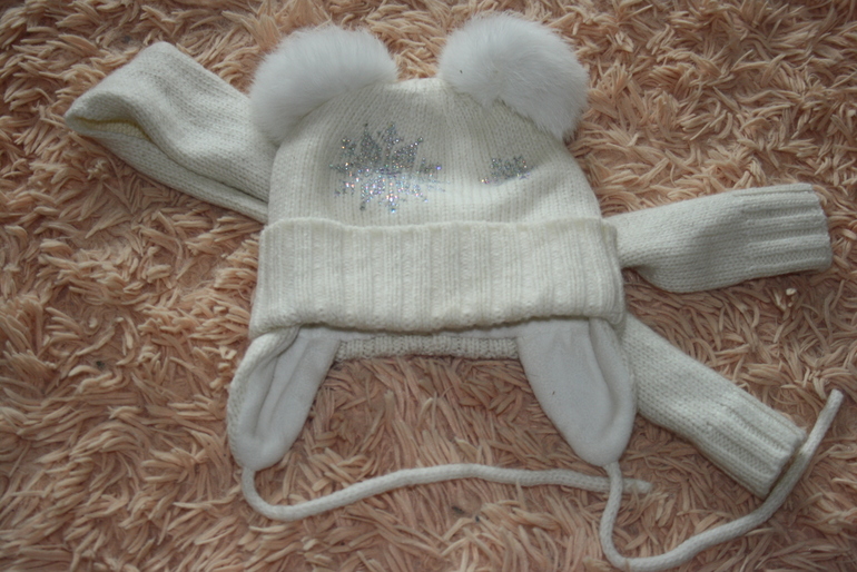 Шапочки на девочку от годика до двух лет
