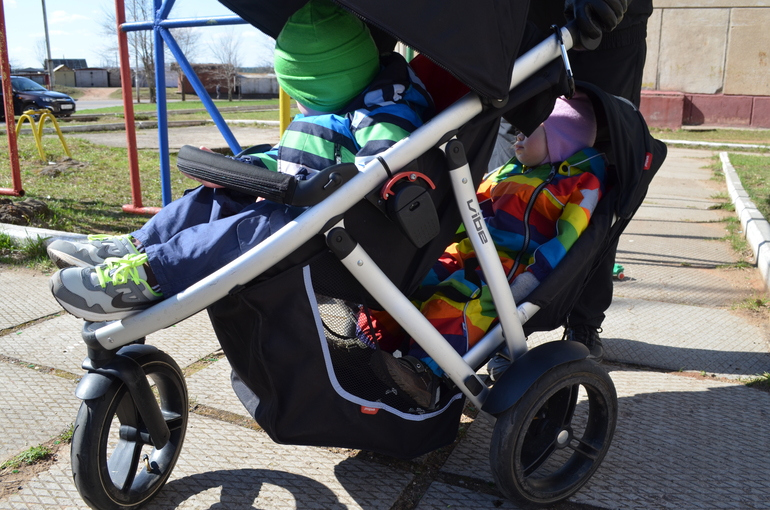 Продам PHIL&TEDS; Vibe с аксами. Регион. 22000 руб.