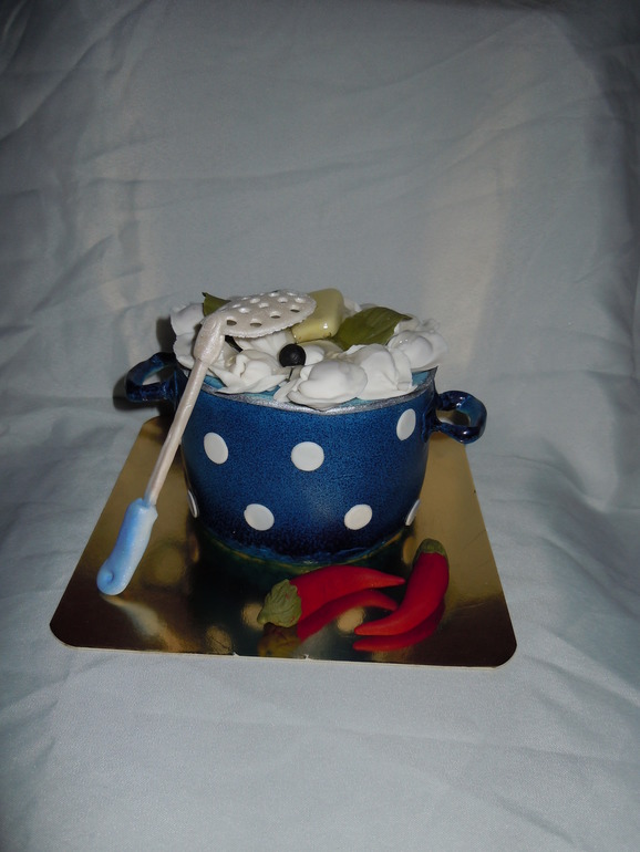 Кастрюлька с пельмешками