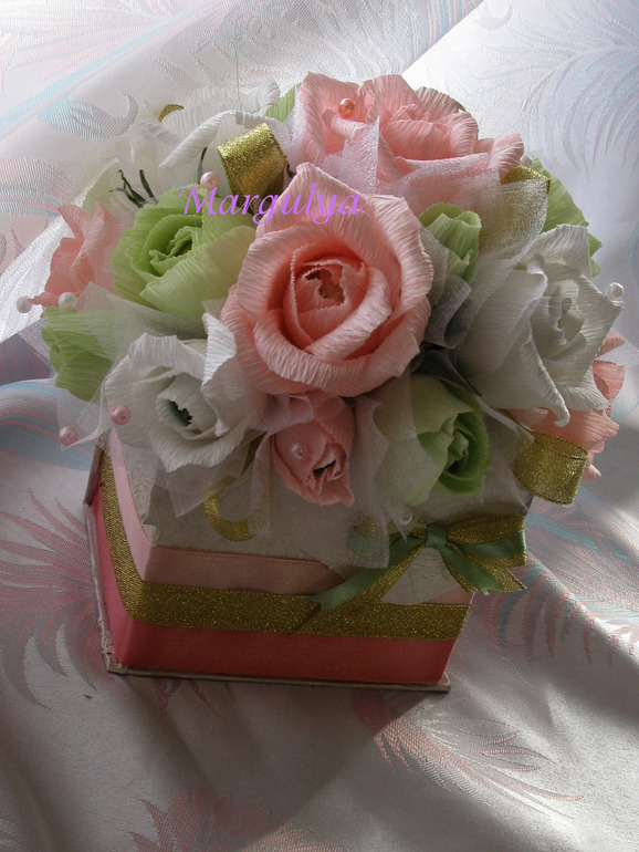 Свадебная шкатулка и бокал.