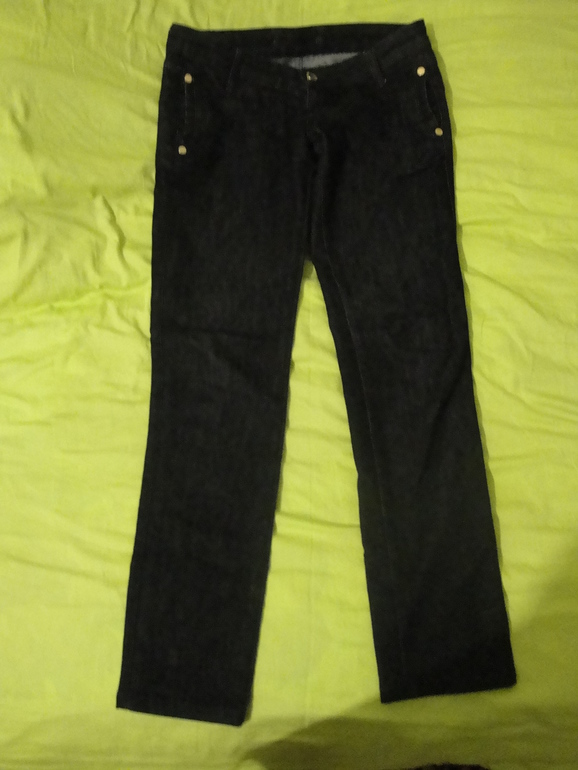 Продам ЖЕНСКОЕ НЕдорого. ТОРГ уместен.