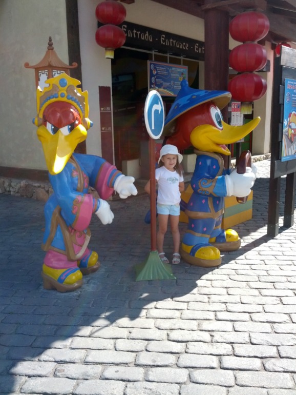 Отель и парк Port Aventura, а также новый аквапарк Costa Caribe Aquatic Park