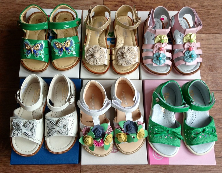 Маленький обувной магазинчик:-)